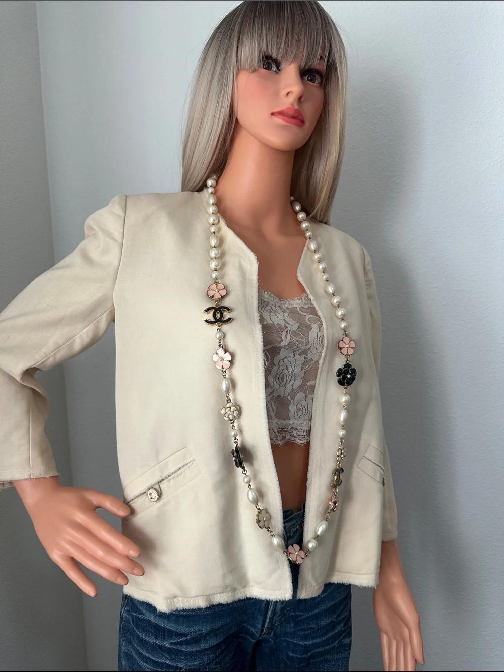 CHANEL Cream Collarless Open Jacket raw edge hem for edgy chic look gold CC